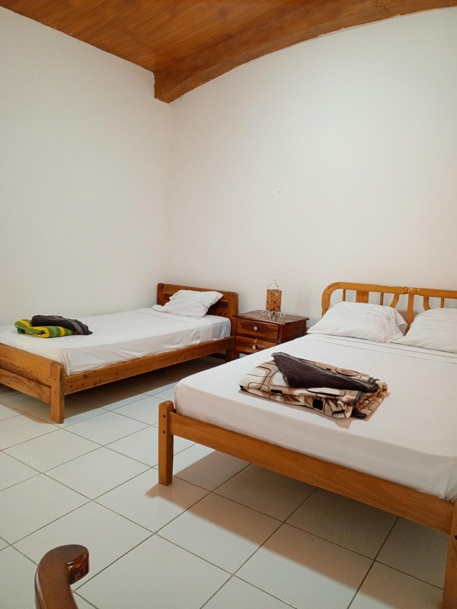 Bed And Breakfast Puerto López Exteriör bild