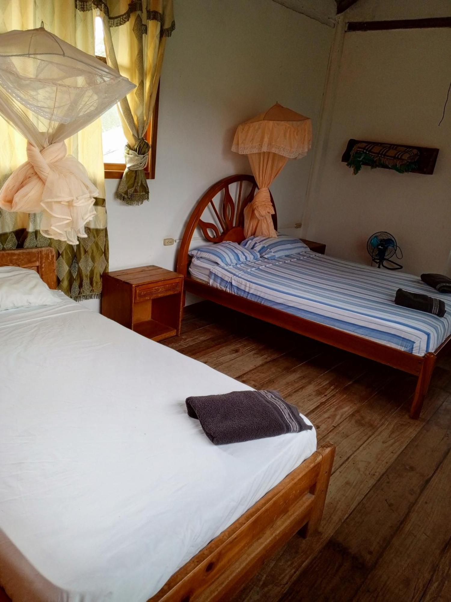 Bed And Breakfast Puerto López Exteriör bild
