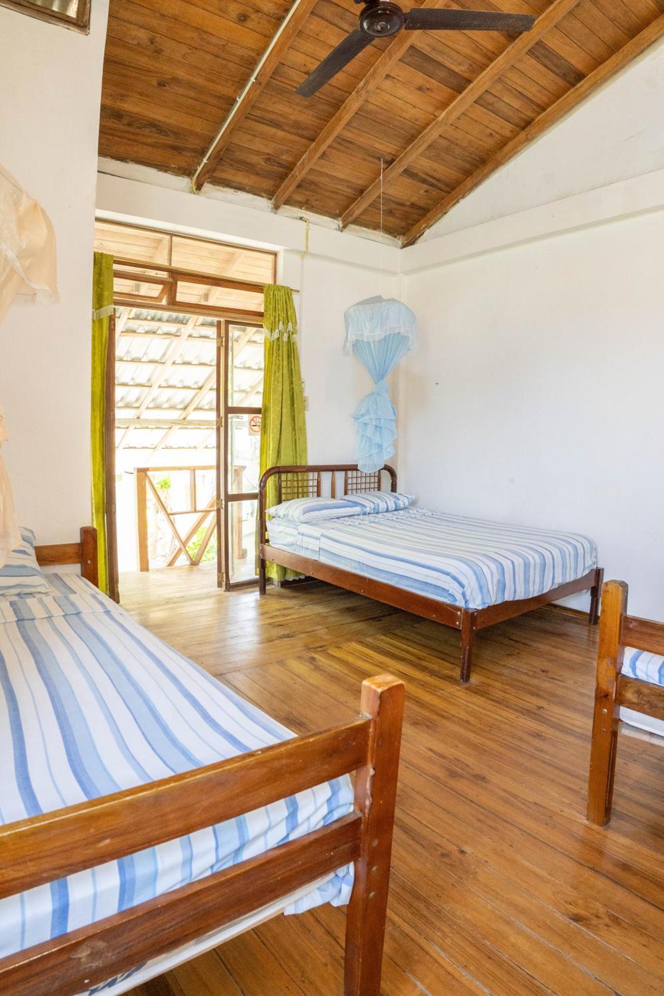 Bed And Breakfast Puerto López Exteriör bild