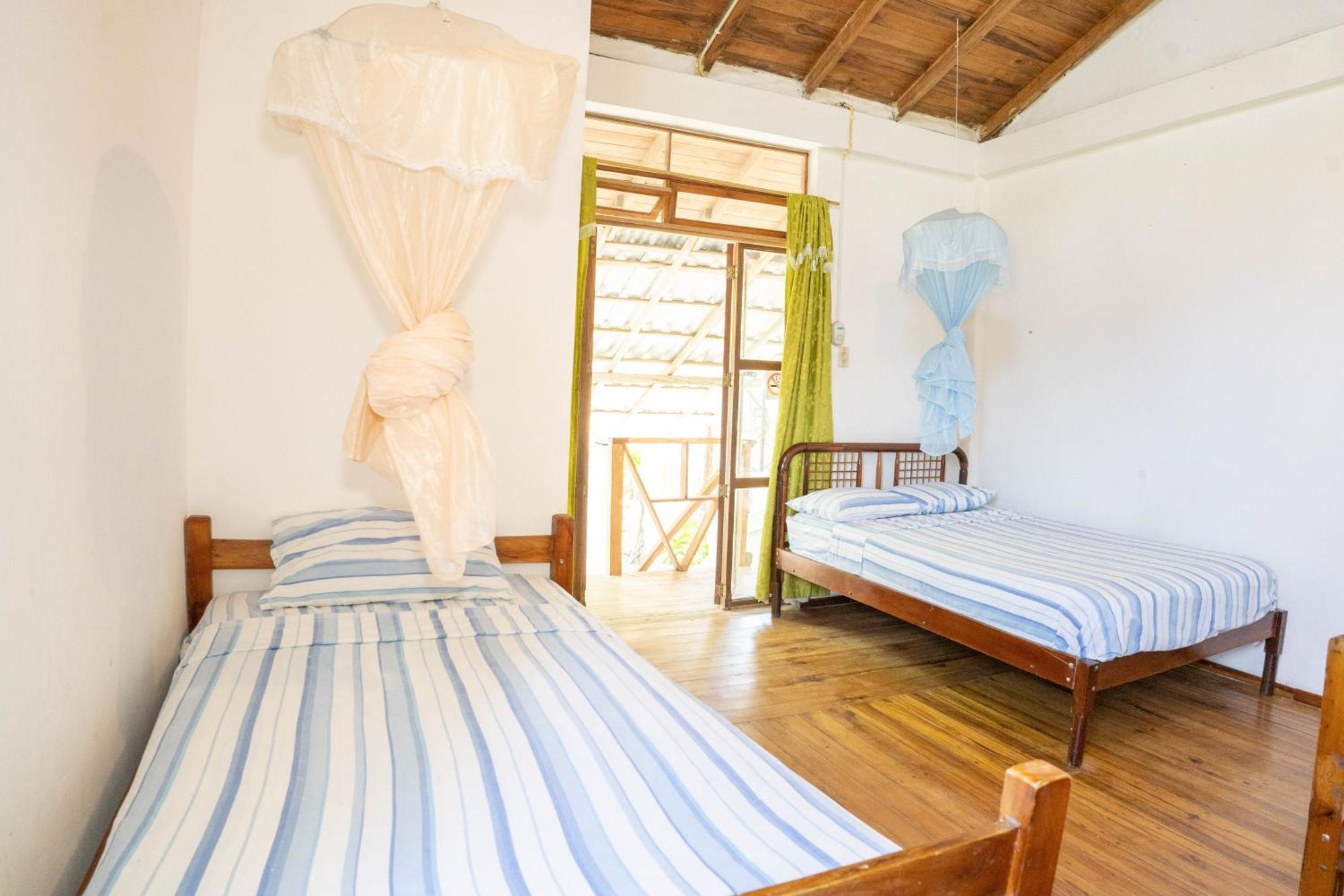 Bed And Breakfast Puerto López Exteriör bild